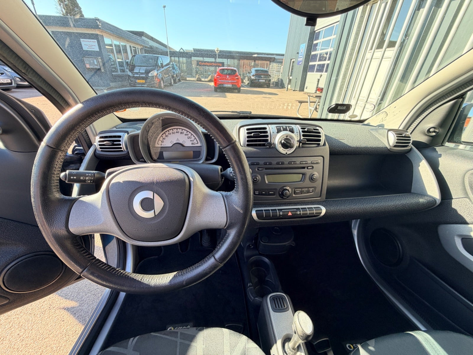 Blå Smart ForTwo Coupé fra 2008 set indefra