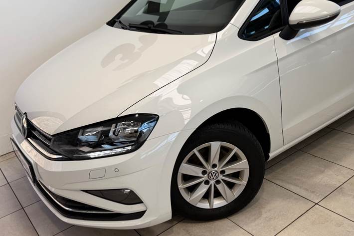Hvid VW Golf Sportsvan fra 2019