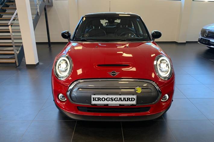 Rød Mini Cooper SE fra 2021
