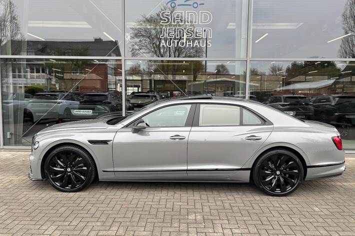 Grå Bentley Flying Spur fra 2022