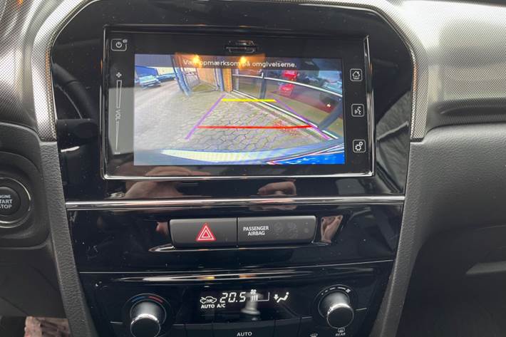 Grå Suzuki Vitara fra 2023