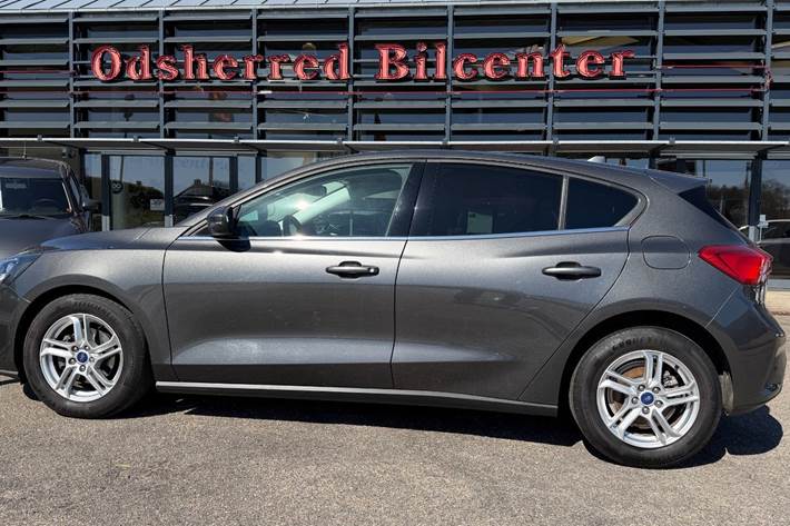 Grå Ford Focus fra 2021