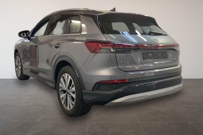 Grå Audi Q4 fra 2024