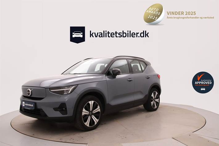 Grå Volvo XC40 fra 2023