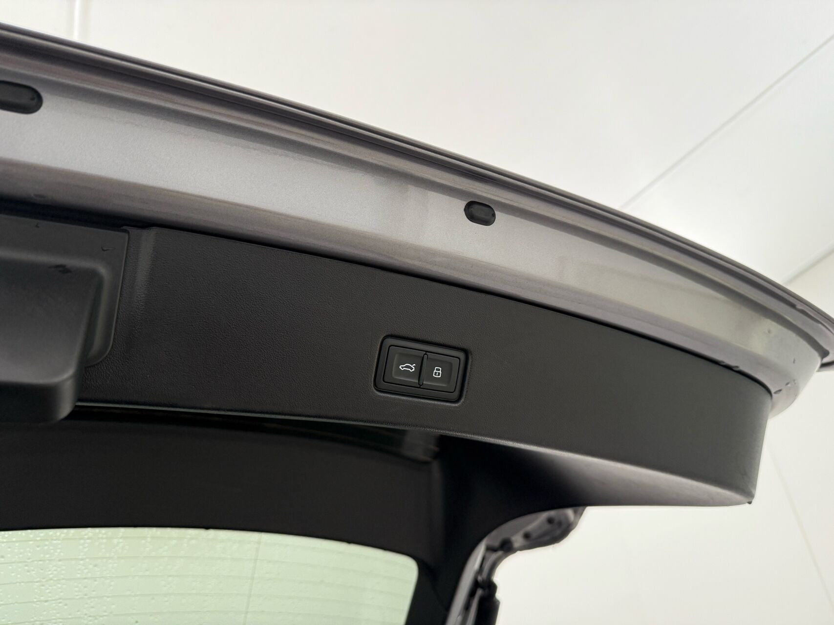 Grå Audi Q4 fra 2024