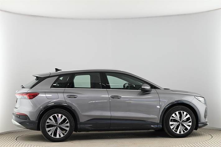 Grå Audi Q4 fra 2022