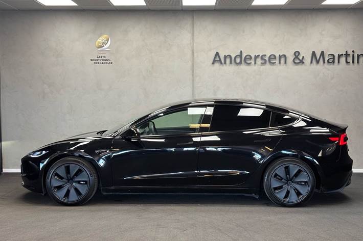 Sort Tesla Model 3 fra 2023