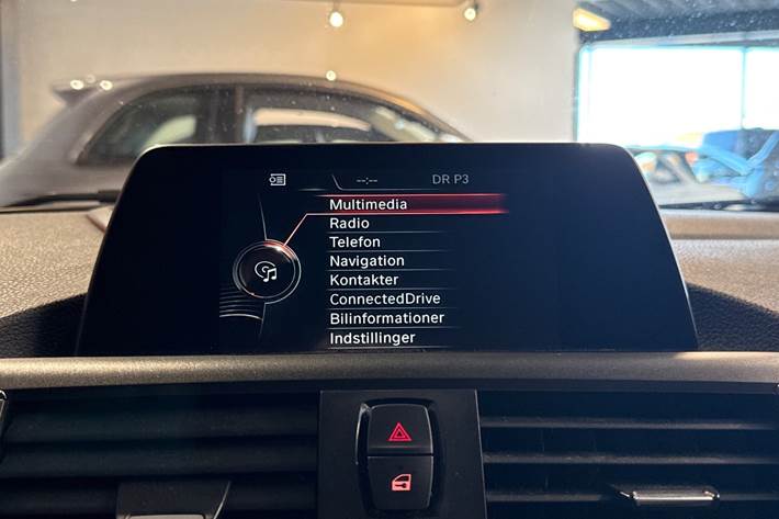 Sort BMW 118d fra 2015