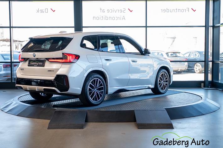 Hvid BMW iX1 fra 2023