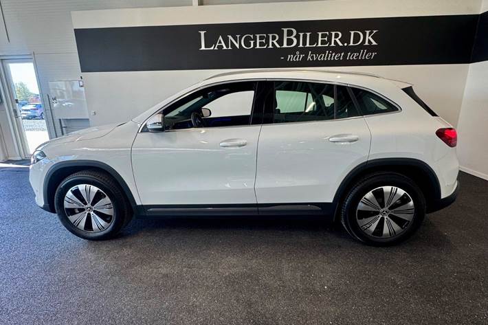 Hvid Mercedes EQA250 fra 2025