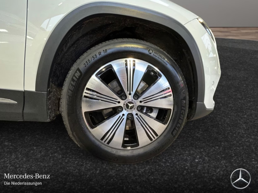 Hvid Mercedes EQA250 fra 2024