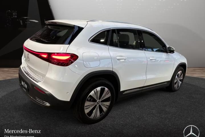 Hvid Mercedes EQA250 fra 2024