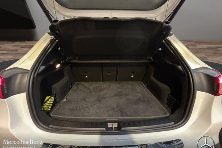 Hvid Mercedes EQA250 fra 2024