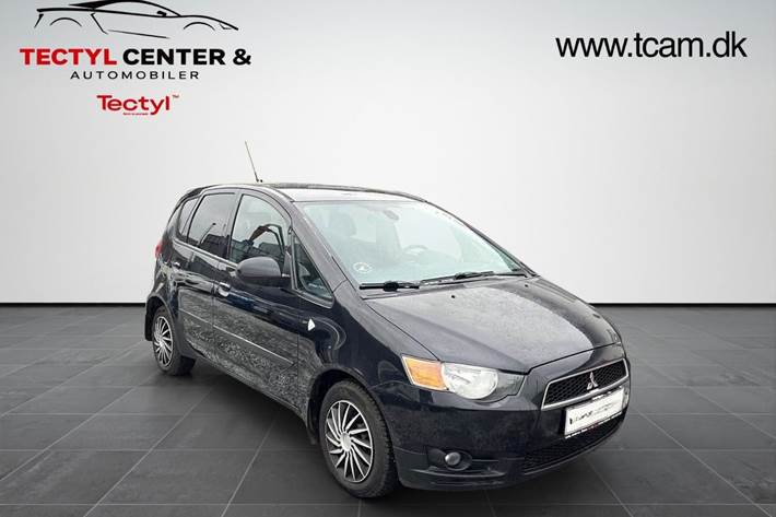 Sort Mitsubishi Colt fra 2012