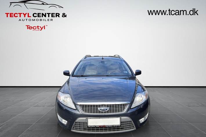 Grå Ford Mondeo fra 2008