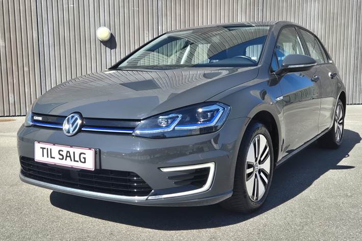 Grå VW e-Golf VII fra 2019