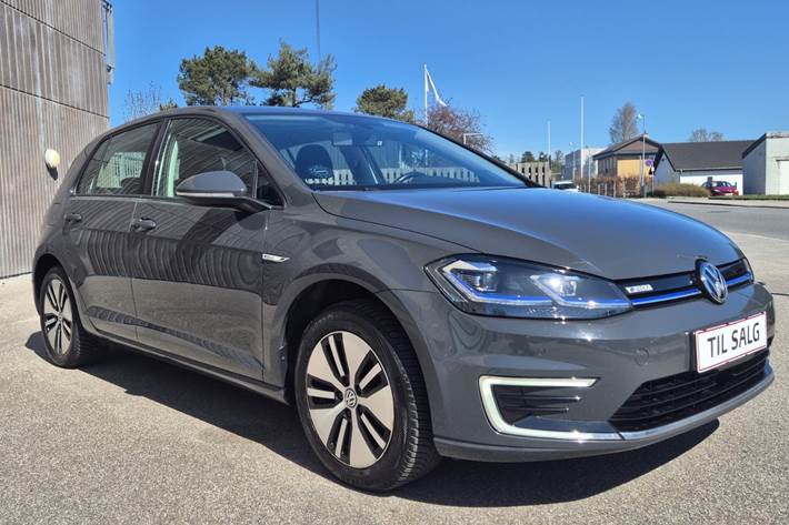 Grå VW e-Golf VII fra 2019