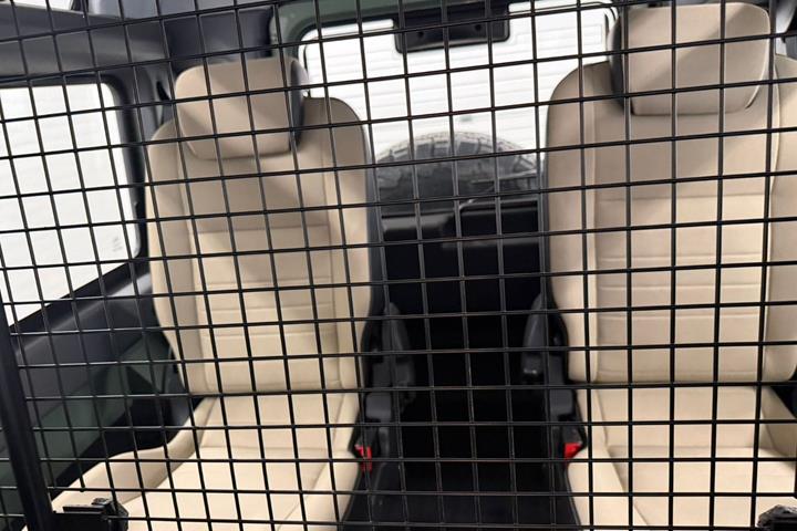 Grøn Land Rover Defender 90 fra 2016