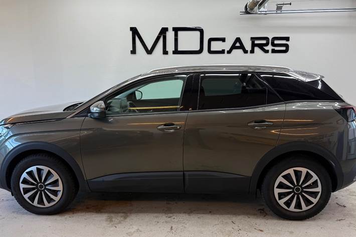 Grå Peugeot 3008 fra 2017