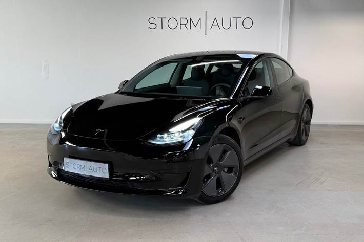 Sort Tesla Model 3 fra 2023