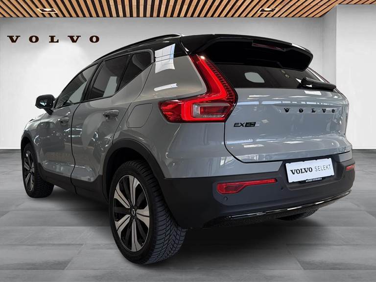 Volvo EX40 Extended Range Black Edition