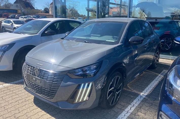 Grå Peugeot e-208 fra 2024