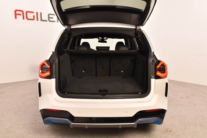 Hvid BMW iX3 fra 2022