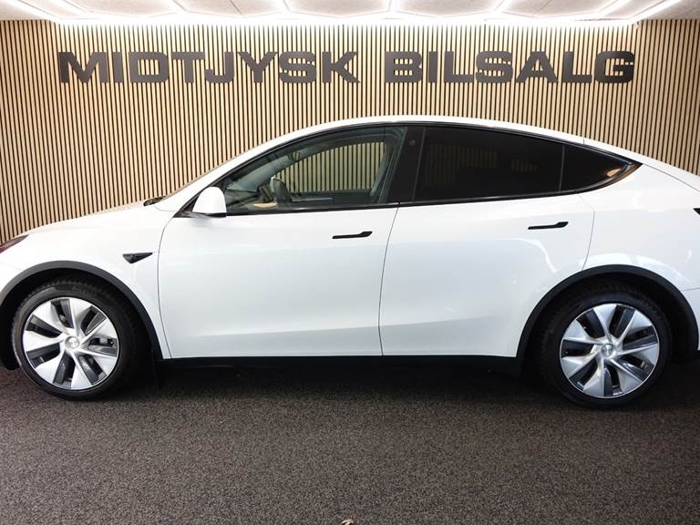 Tesla Model Y Long Range AWD