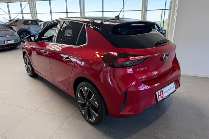 Rød Opel Corsa-e fra 2023