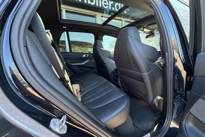 Sort BMW X5 fra 2021