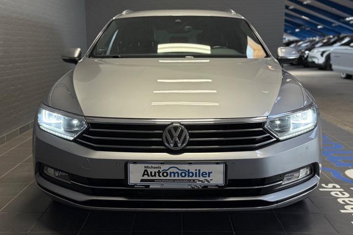 Sølv VW Passat fra 2018
