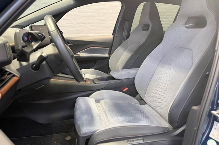 Blå Cupra Born fra 2023