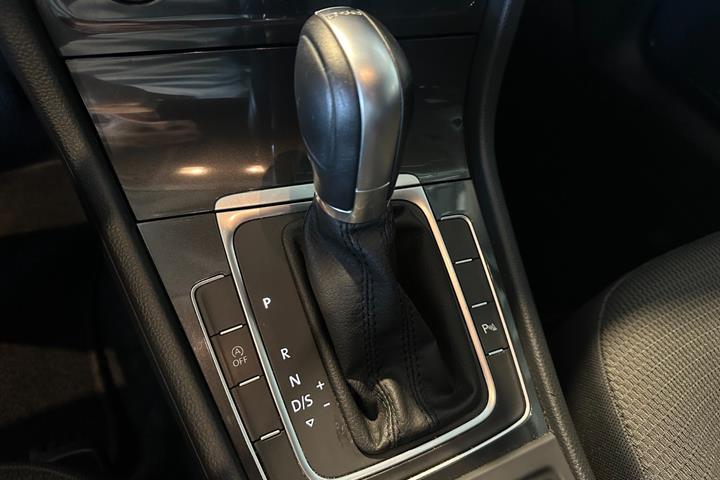 Sort VW Golf VII fra 2018