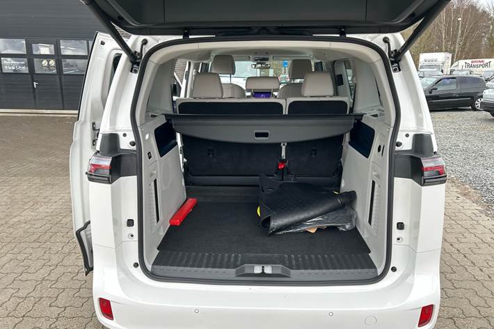 Hvid VW ID.Buzz fra 2024