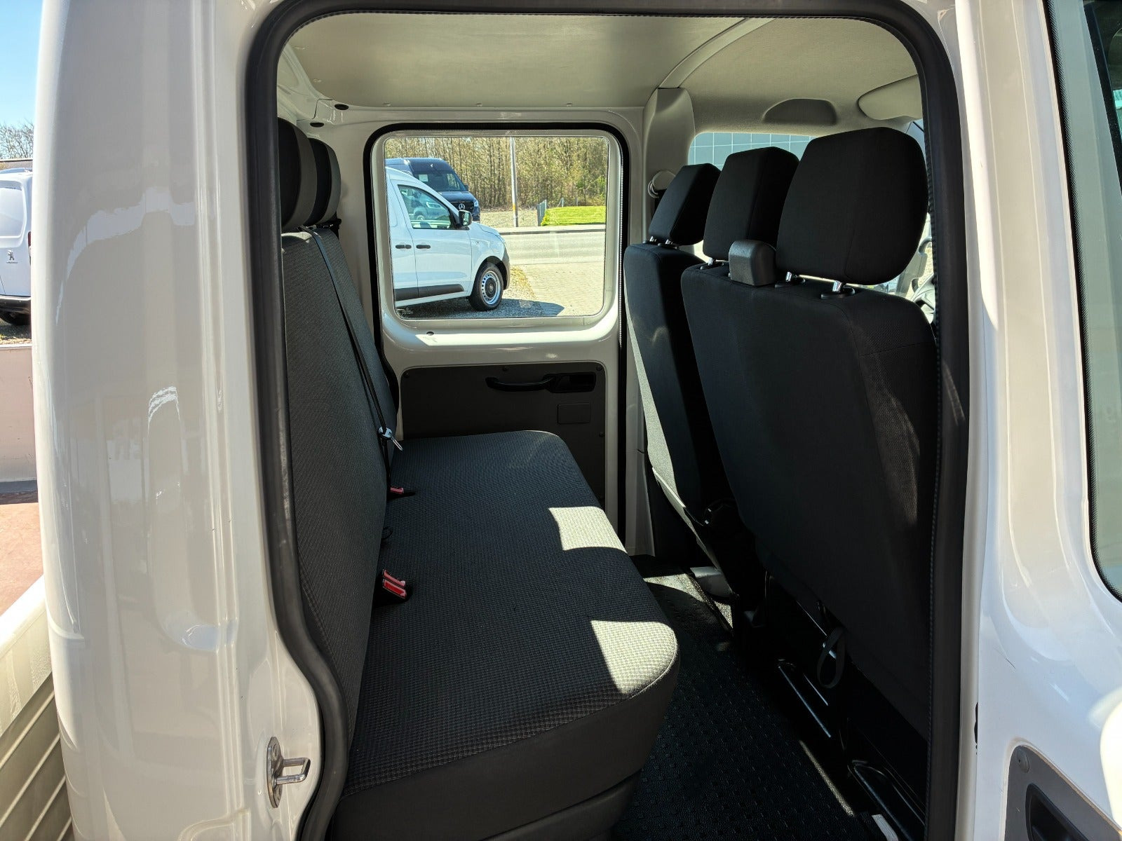 Hvid VW Transporter fra 2020