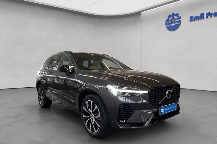 Grå Volvo XC60 fra 2023