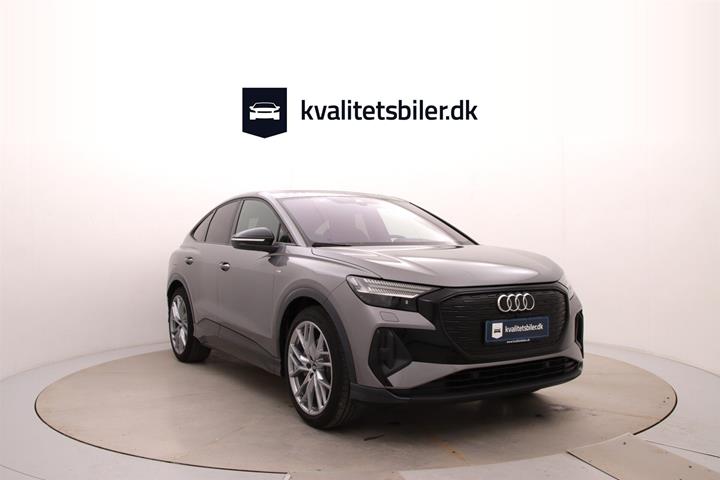 Grå Audi Q4 fra 2024