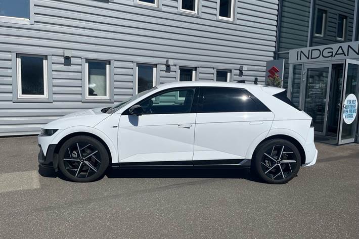 Hvid Hyundai Ioniq 5 fra 2024