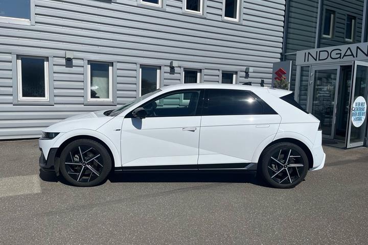 Hvid Hyundai Ioniq 5 fra 2024