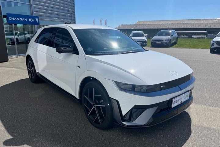 Hvid Hyundai Ioniq 5 fra 2024