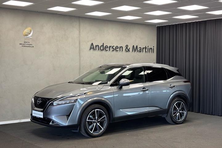 Grå Nissan Qashqai fra 2022 set udefra