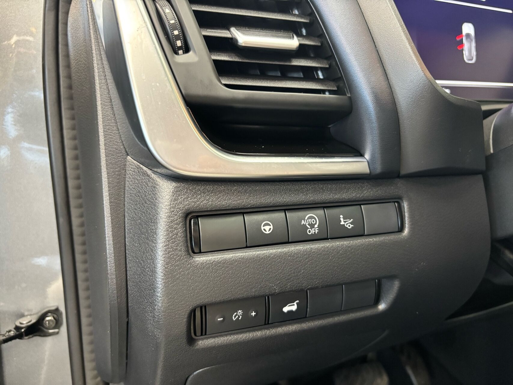 Grå Nissan Qashqai fra 2022