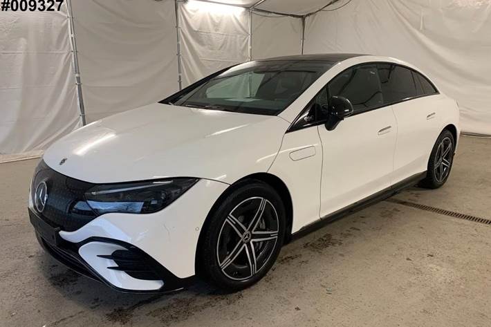 Hvid Mercedes EQE 300 fra 2023