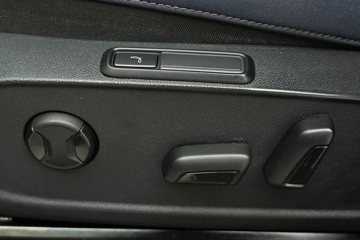 Blå Cupra Born fra 2022