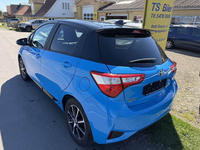 Toyota Yaris 1,5 Hybrid H3 Limited Edition E-CVT 100HK 5d Trinl. Gear