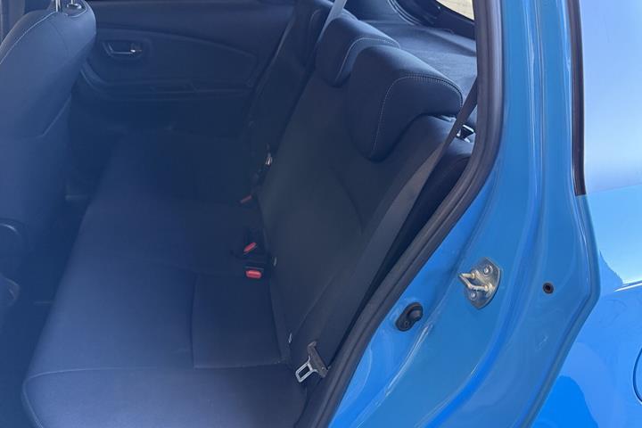 Sort Toyota Yaris fra 2019