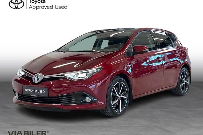 Rød Toyota Auris fra 2017