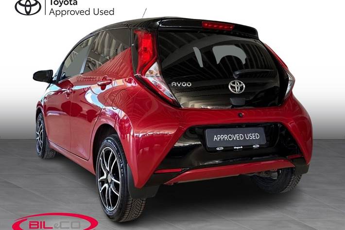 Rød Toyota Aygo fra 2020