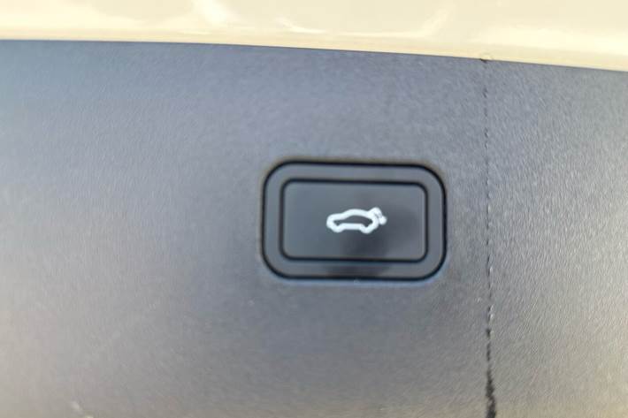 Hvid Volvo EX30 fra 2024