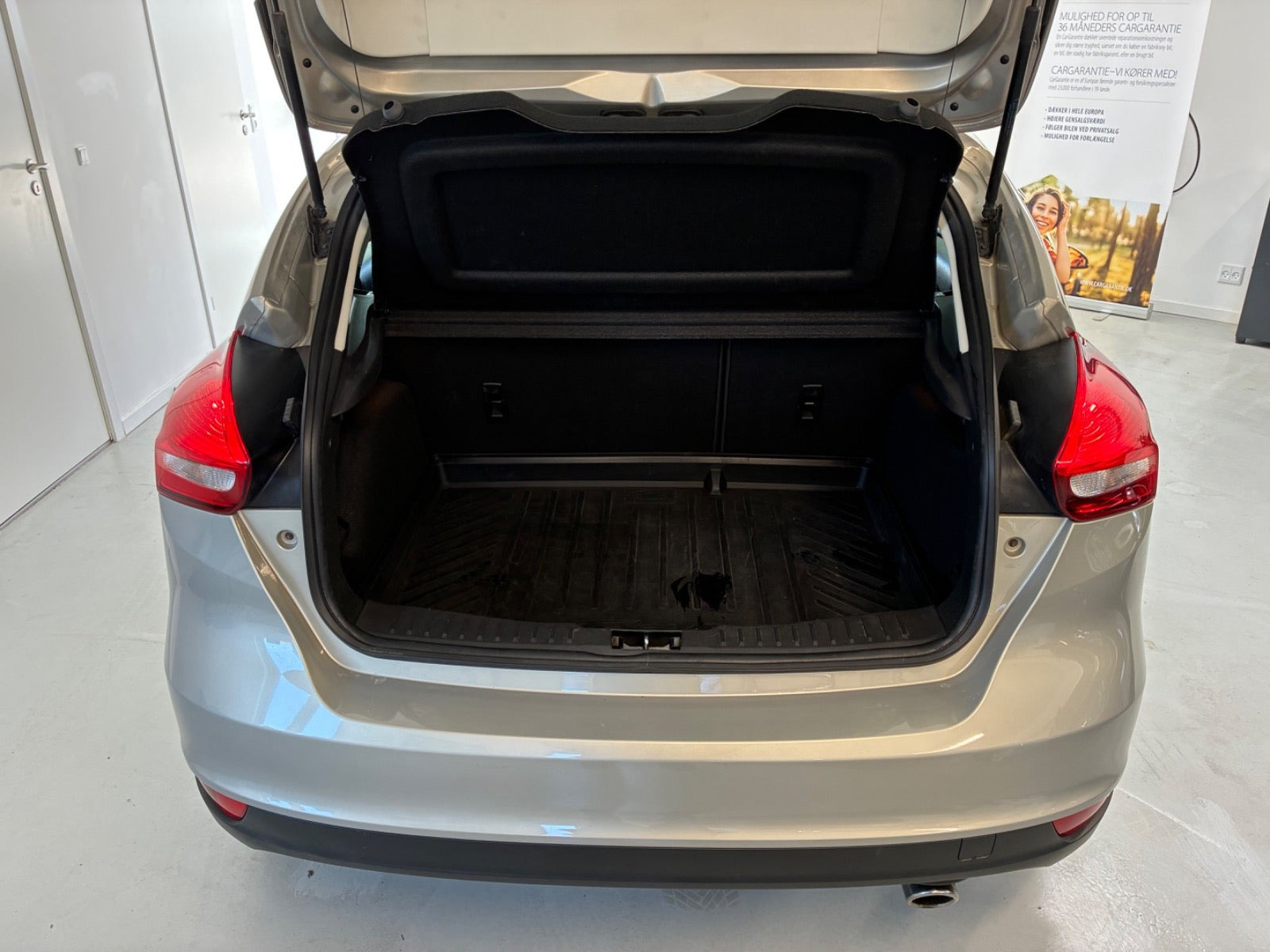 Beige Ford Focus fra 2016
